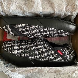 Northface/Supreme studded slippers